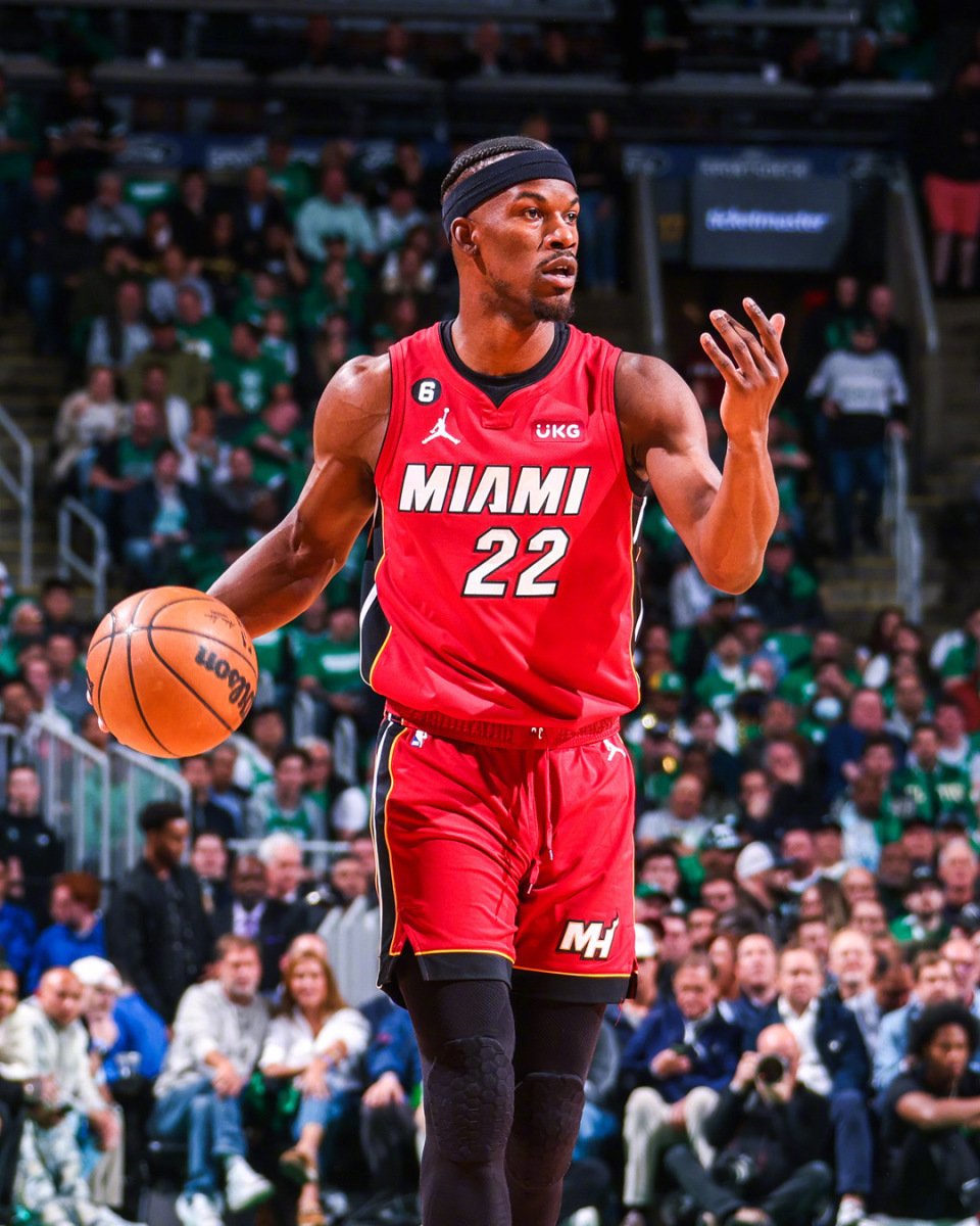 九洲官网-广州队围绕NBA季后赛造点机会巴特勒与40激战MAD分钟，现场解说直呼：广州队转会期调整名单(巴特勒2023季后赛关键球合集)